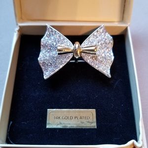 Fidji Guy Laroche Bowtie Pin